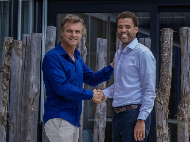 Desmond van Kooten draagt het stokje als Commercieel Directeur over aan Jonathan Maduro